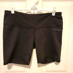 Women's Brooks Size XLarge Shorts